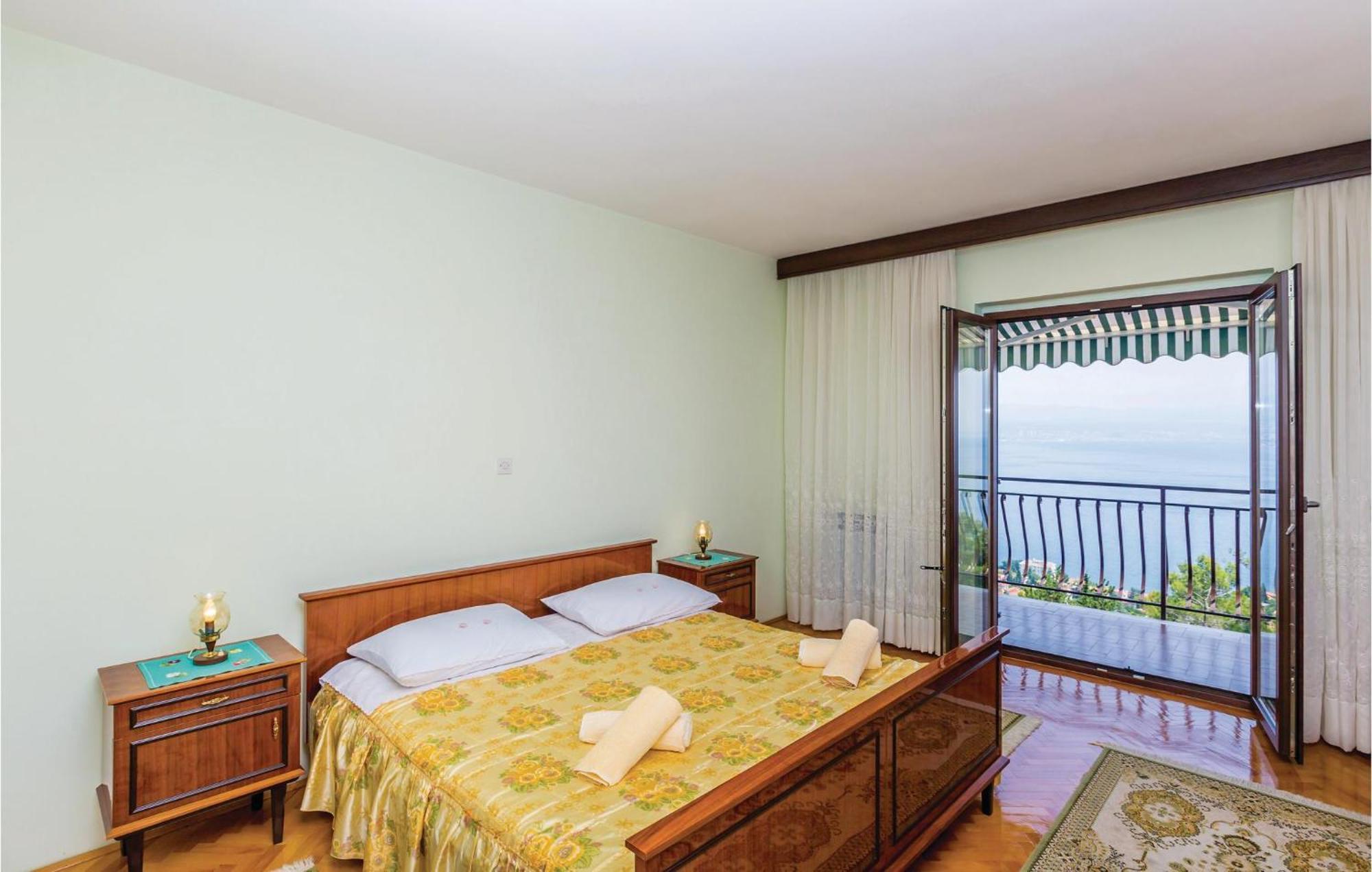 2 Bedroom Lovely Apartment In Lovran Exterior foto