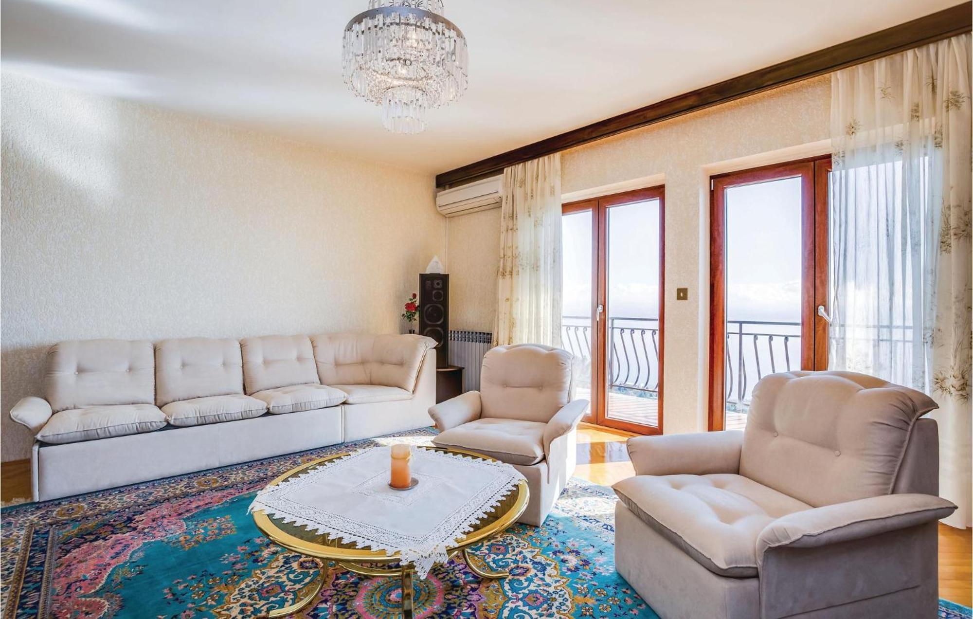 2 Bedroom Lovely Apartment In Lovran Exterior foto